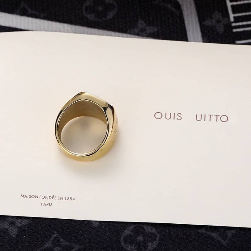 L0vis Vvtt0n Gold Ring