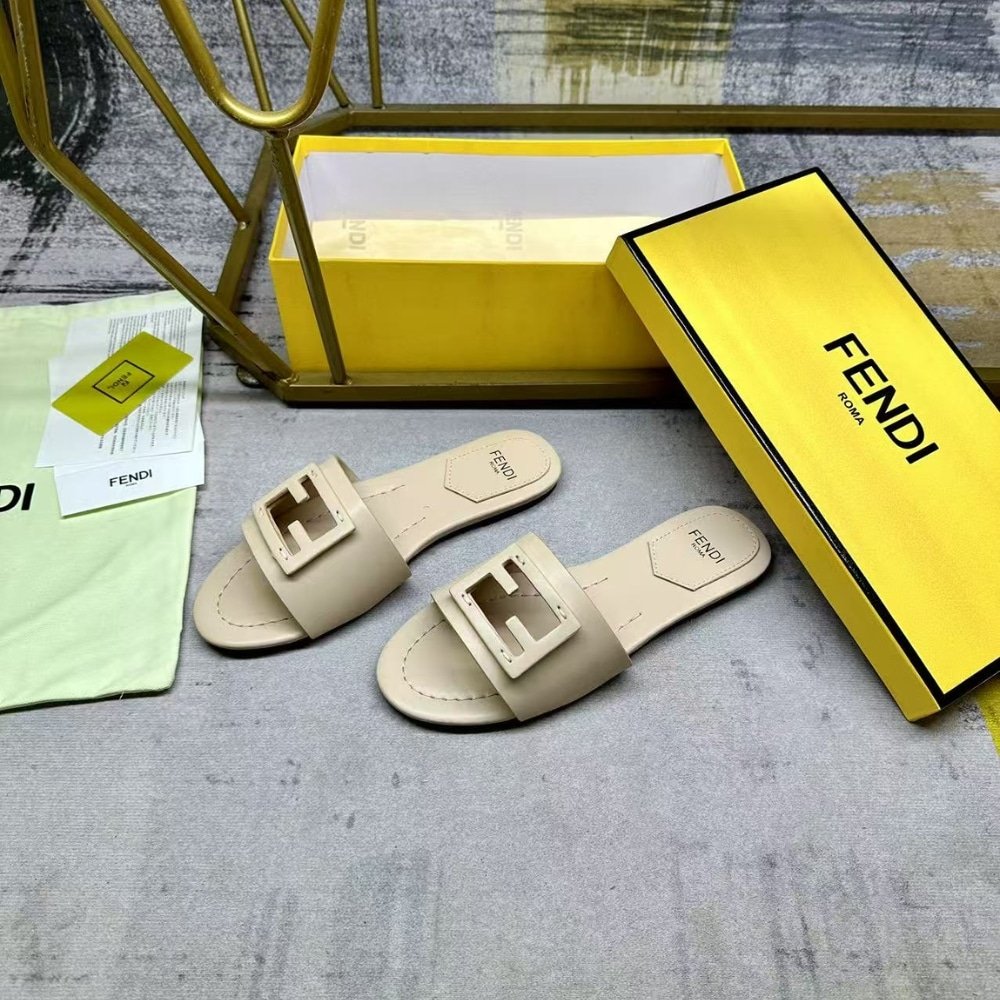 F**di Flat Skin Top Sandals Beige