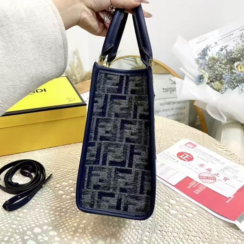 F**di Sunshine Small Ff Chenille Shopper Dark Blue 26Cm 8Bh394Asu0F1Pqk