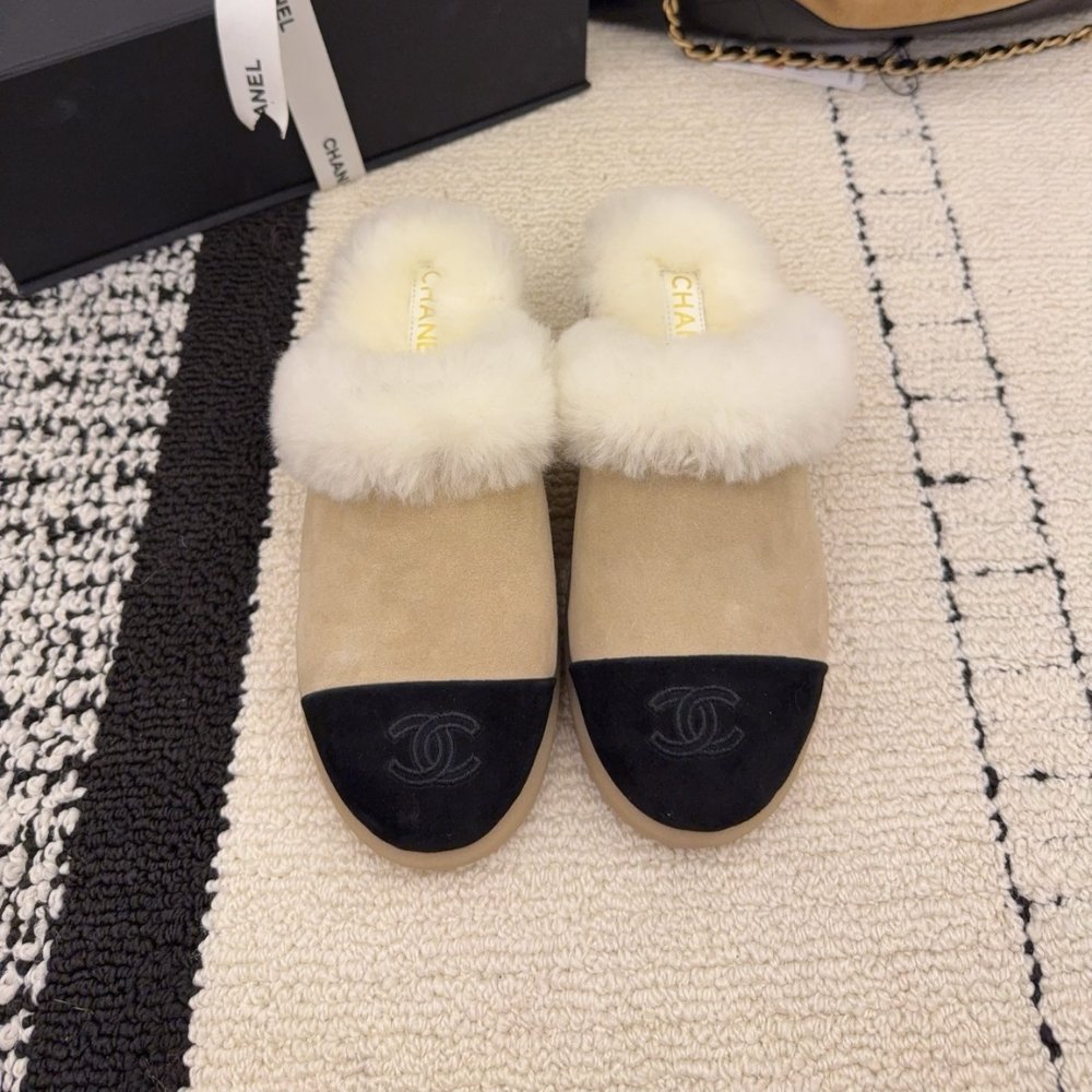 Ch**el Suede Mules Beige G45939 B17918 Nzo91