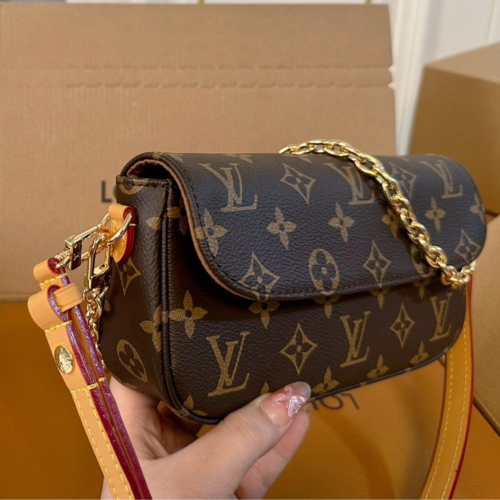 L0vis Vvtt0n Ivy Bag Brown 22Cm M81911