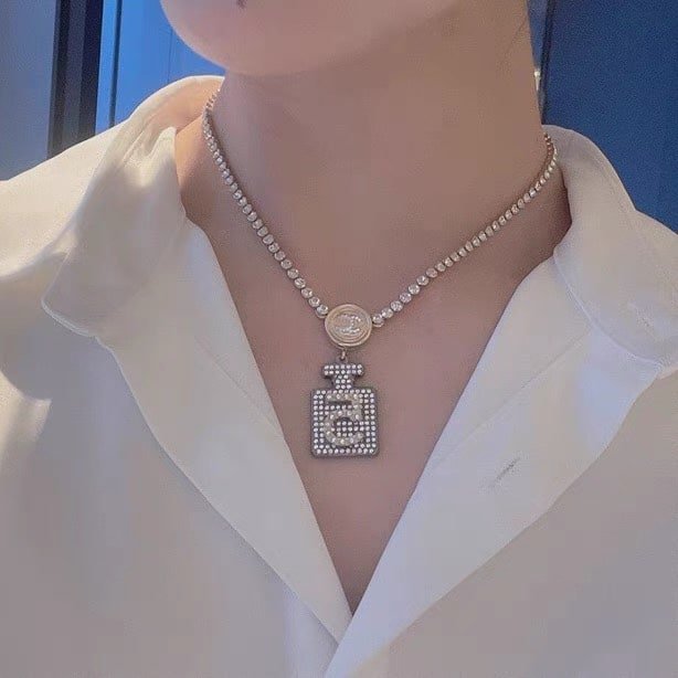 Ch**el Resin Crystal Cc No 5 Perfume Bottle Necklace