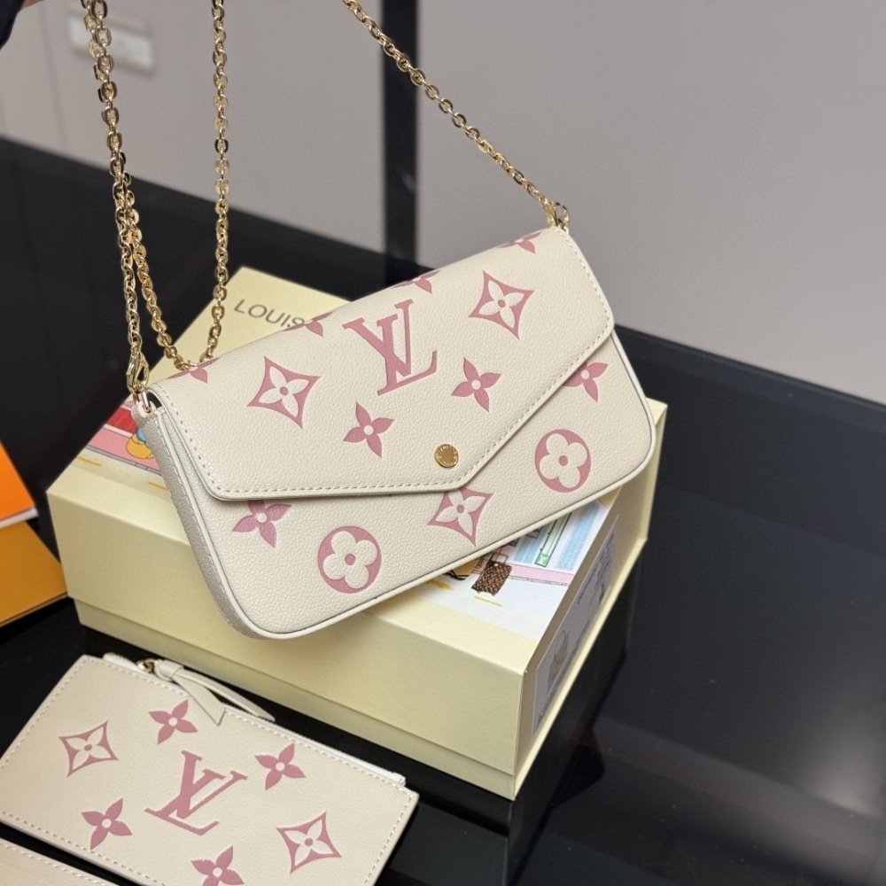 L0vis Vvtt0n Félicie Pochette Bag Rose Trianon 22Cm M82047