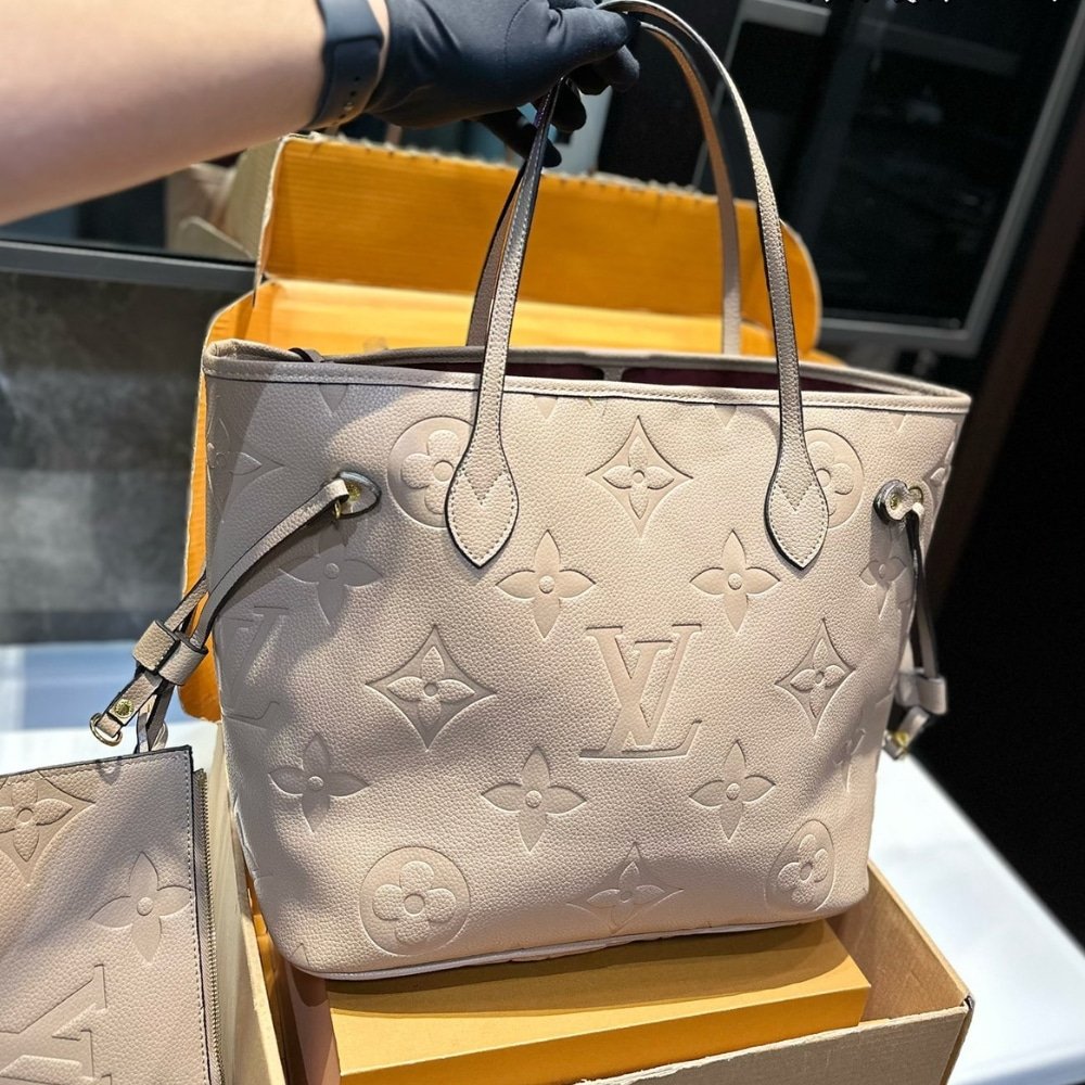 L0vis Vvtt0n Neverfull MM Monogram Empreinte Bag Beige 32Cm