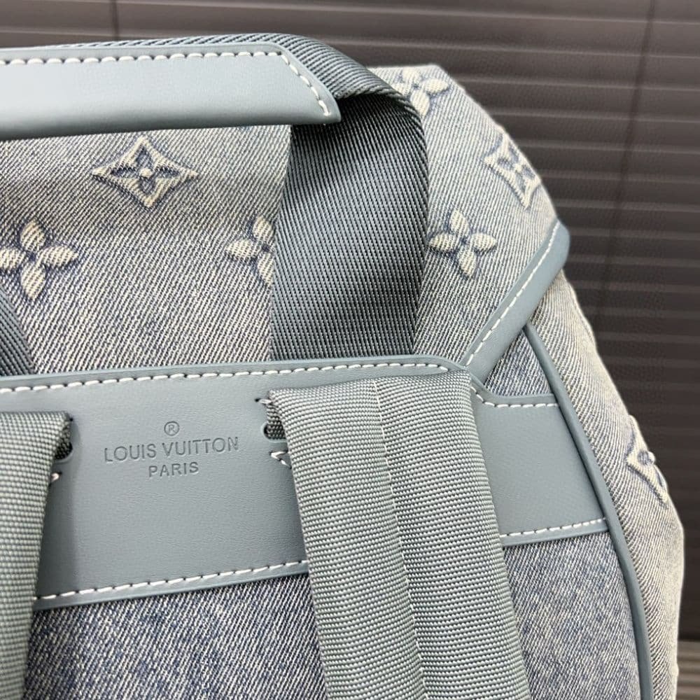 L0vis Vvtt0n Montsouris Rucksack Monogram Wash Blue 32Cm