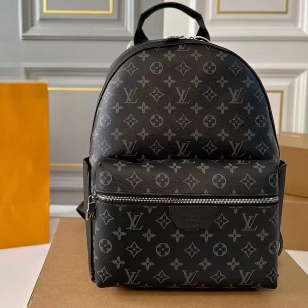 L0vis Vvtt0n Discovery PM Backpack Monogram Eclipse Canvas Black 38Cm M22558
