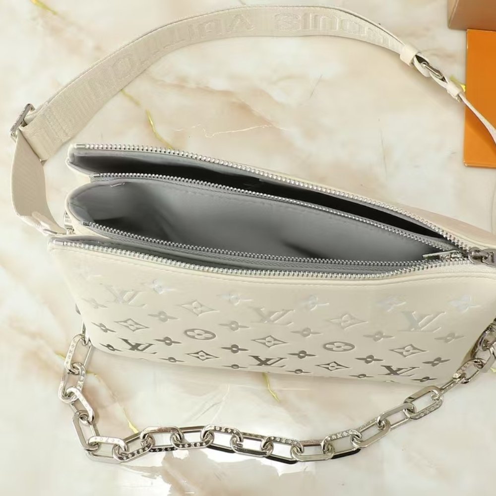 L0vis Vvtt0n Coussin PM Cream 26Cm M11986