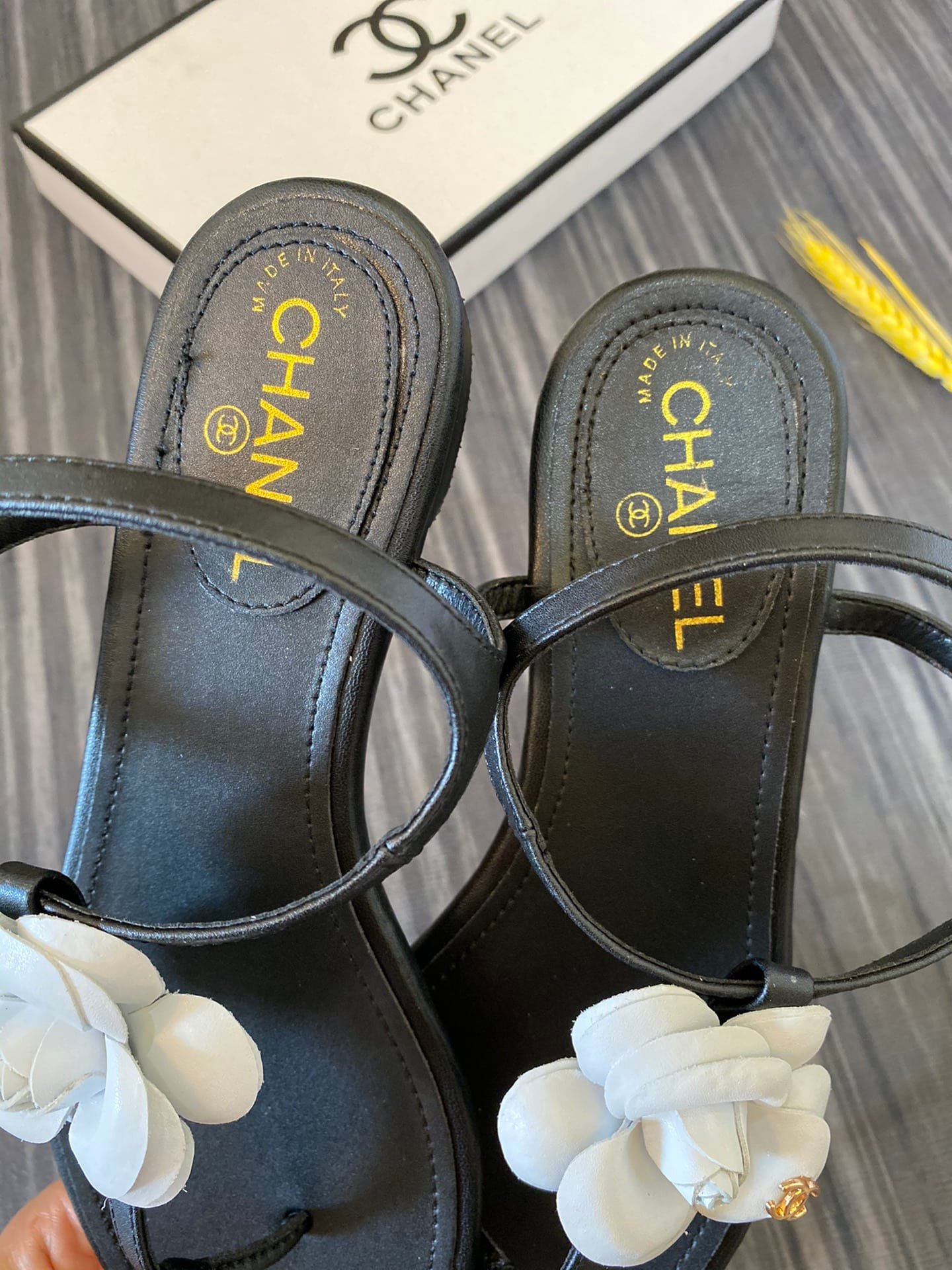 Ch**el Jelly White Rubber Camellia Cc Logo Sandals Black