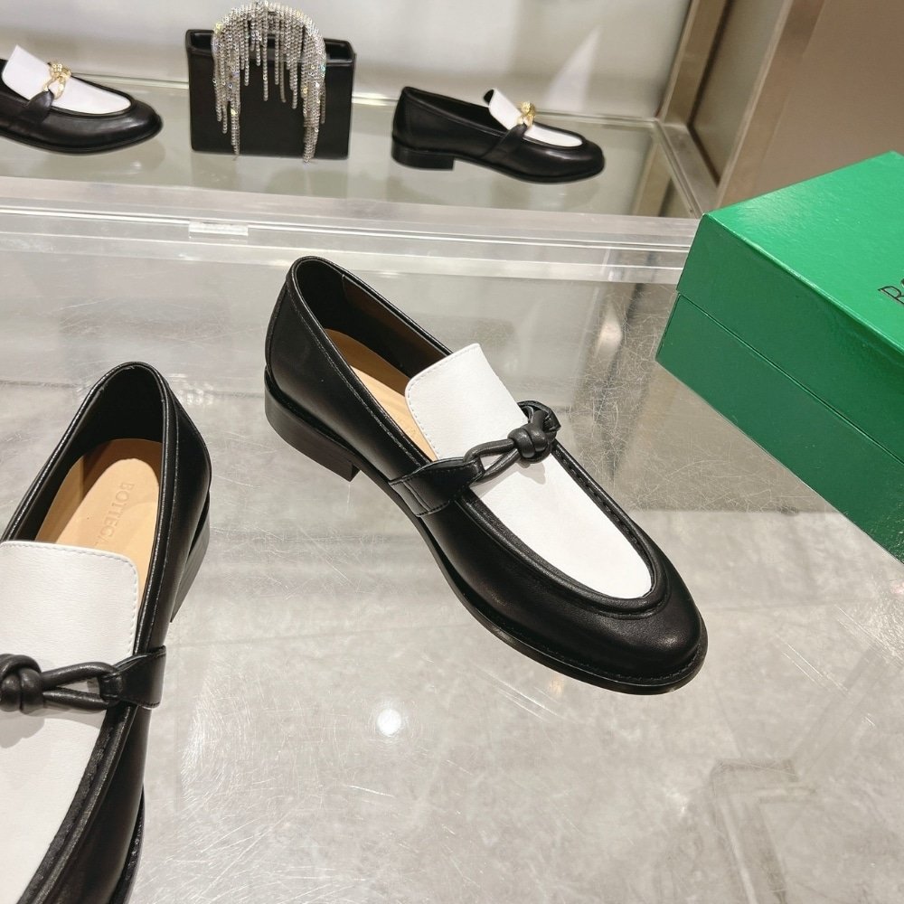 B0tt*ga Ven*ta Astaire Loafer Black And White 796696V5Dz11061