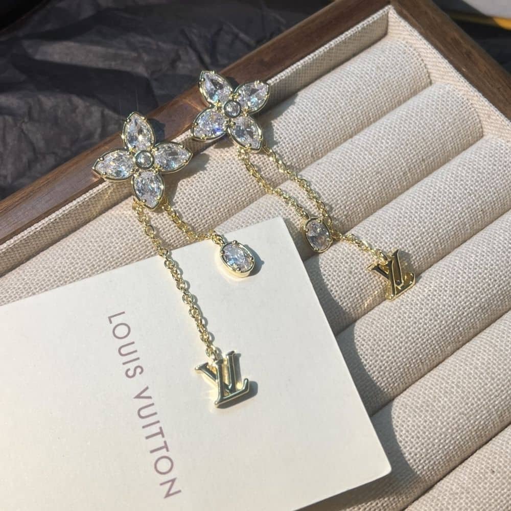 L0vis Vvtt0n Lv Dazzle Earrings M01996
