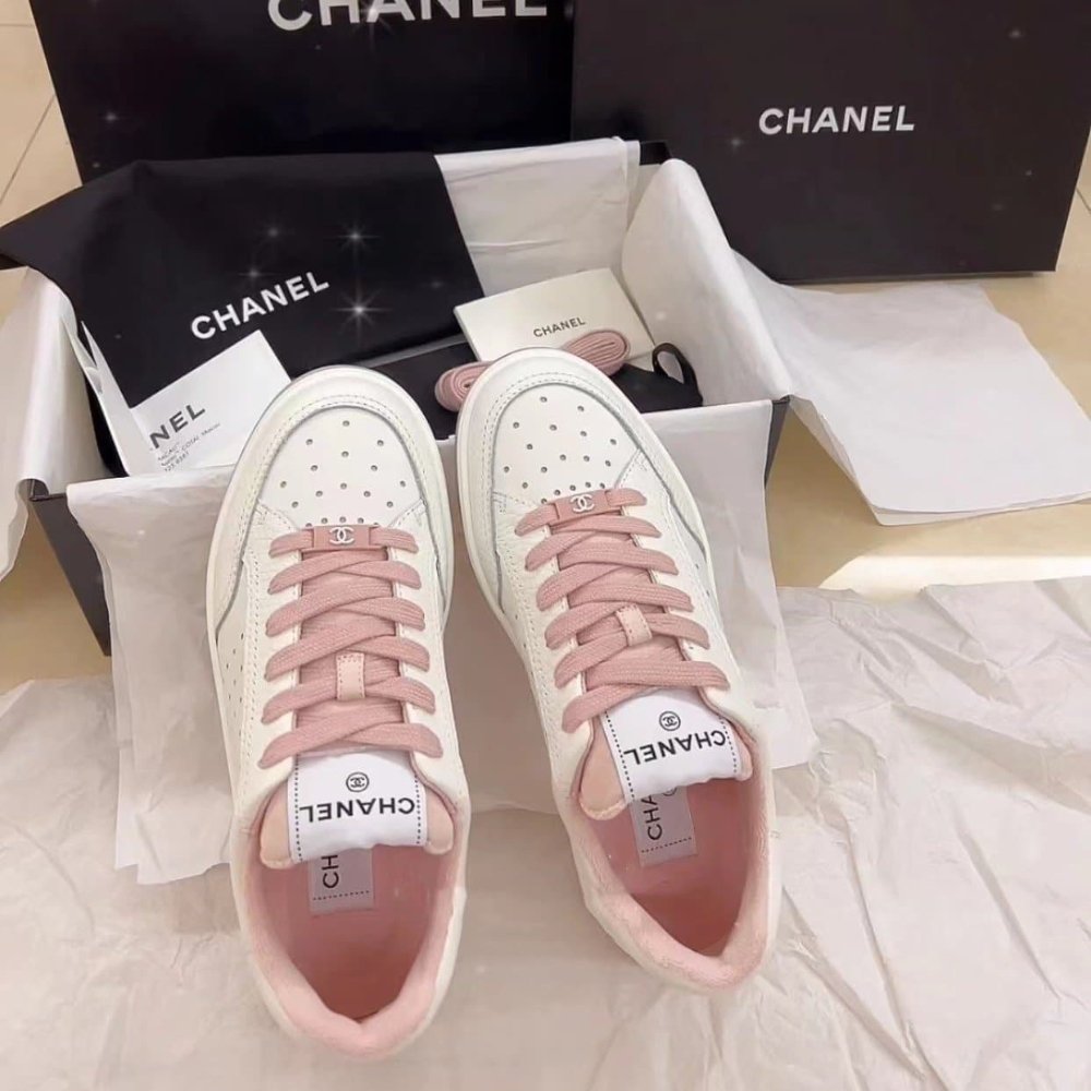 Ch**el Runner Trainer Sneakers White And Pink G35934