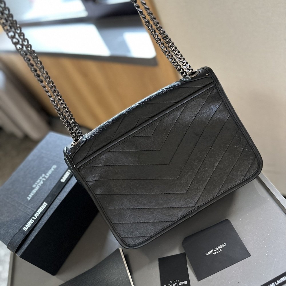 Sa1nt Lau*nt Niki Medium In Vintage Leather Black 28Cm 6331580En041000