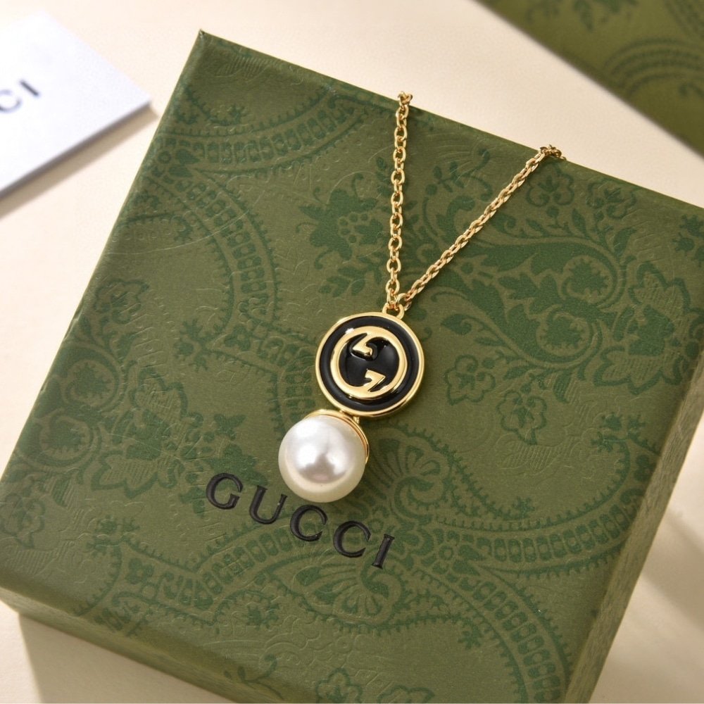 Gvc*1 Blondie Pendant Necklace Gold Tone 774620 I9757 8499