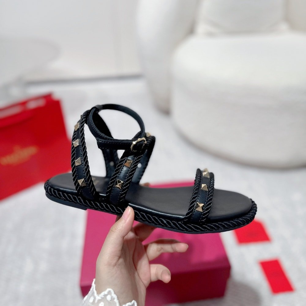 Va1e*ntin0 Garavani Rockstud Torchon Leather Sandal Black 6W2S0Kw8Bae 0No