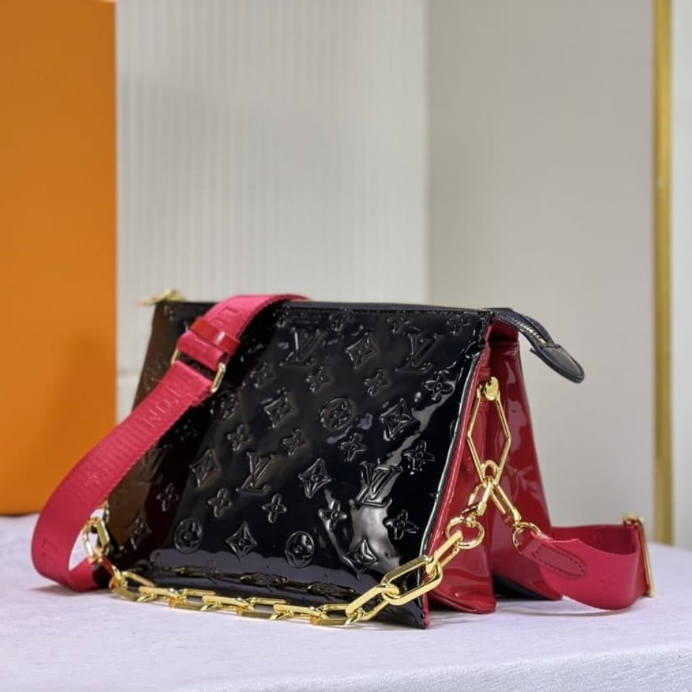 L0vis Vvtt0n Coussin PM Bag Black Red 26Cm