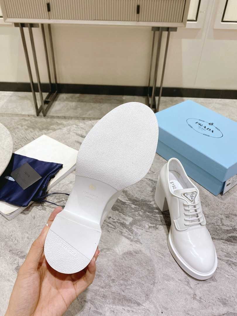 Pra*a Heeled Brushed Leather Lace-Ups White