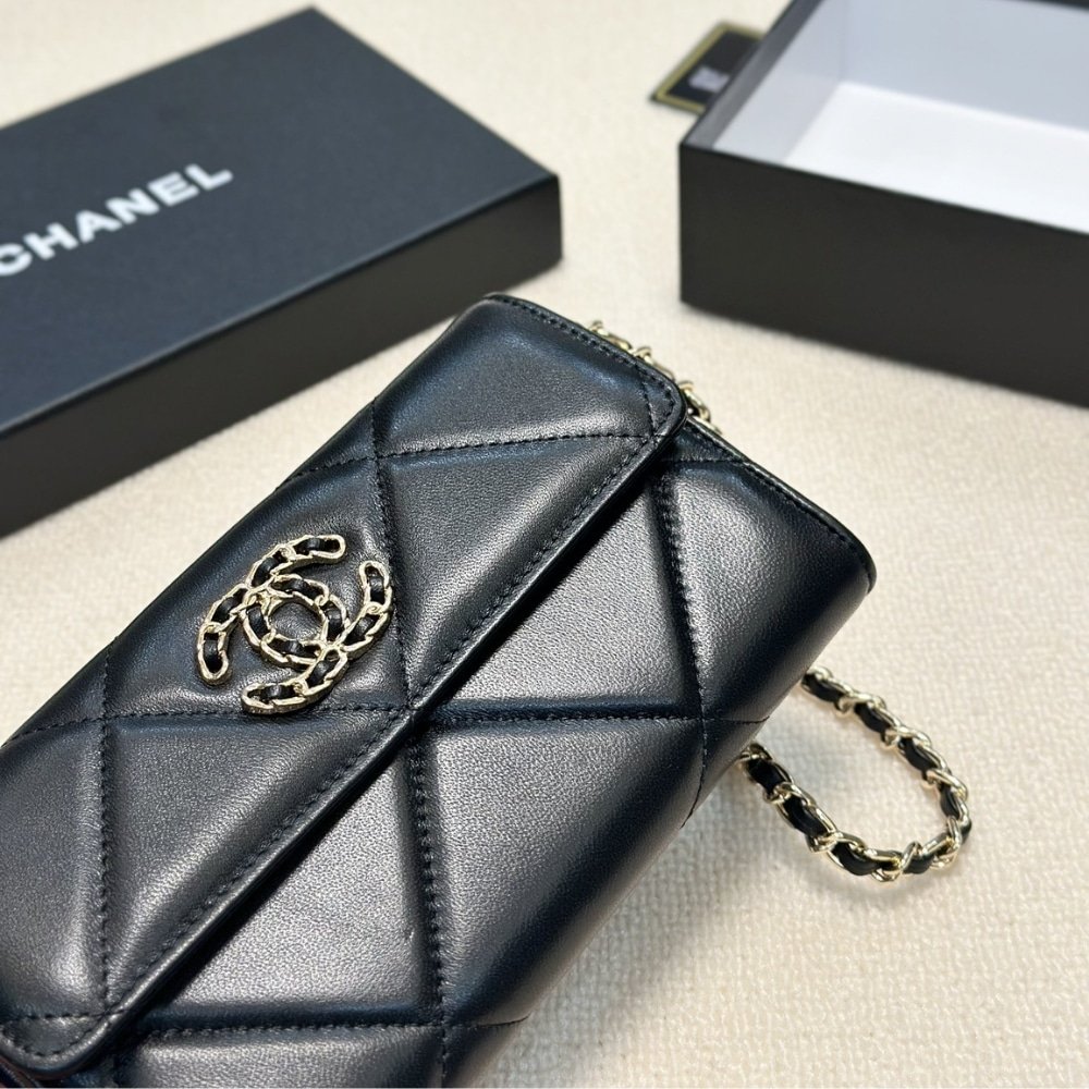 Ch**el Flap Bag Black 19Cm