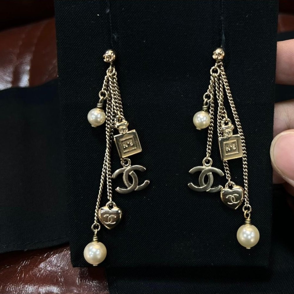 Ch**el CC Logo Perfume Bottle Heart Pearl Earrings Metal Faux Pearl Gold