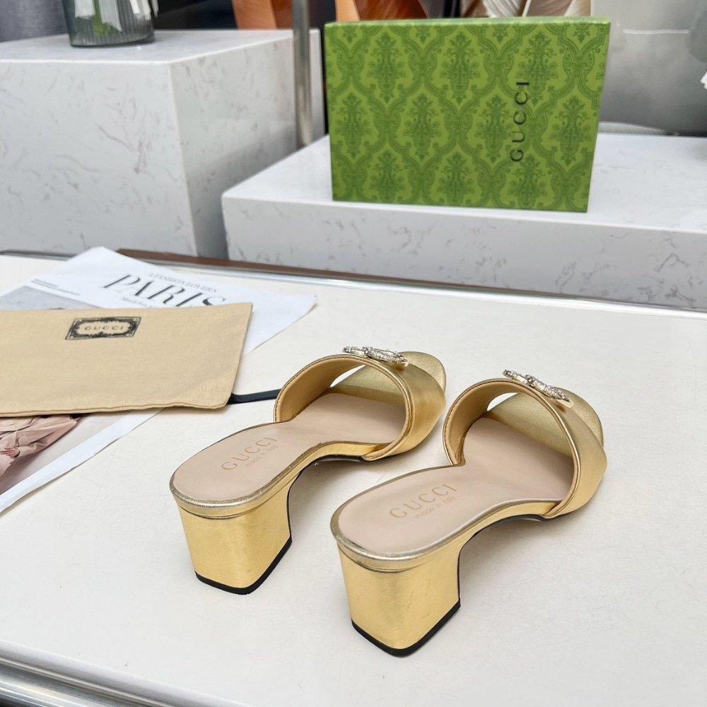 Gvc*1 Nojum Women’s Slide Sandal Metallic Gold ‎817257 B8B00 8024