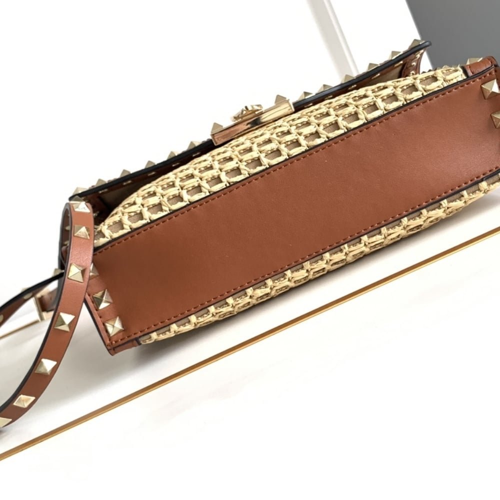 Va1e*ntin0 Garavani Rockstud Small Raffia Shoulder Bag Natural 22Cm
