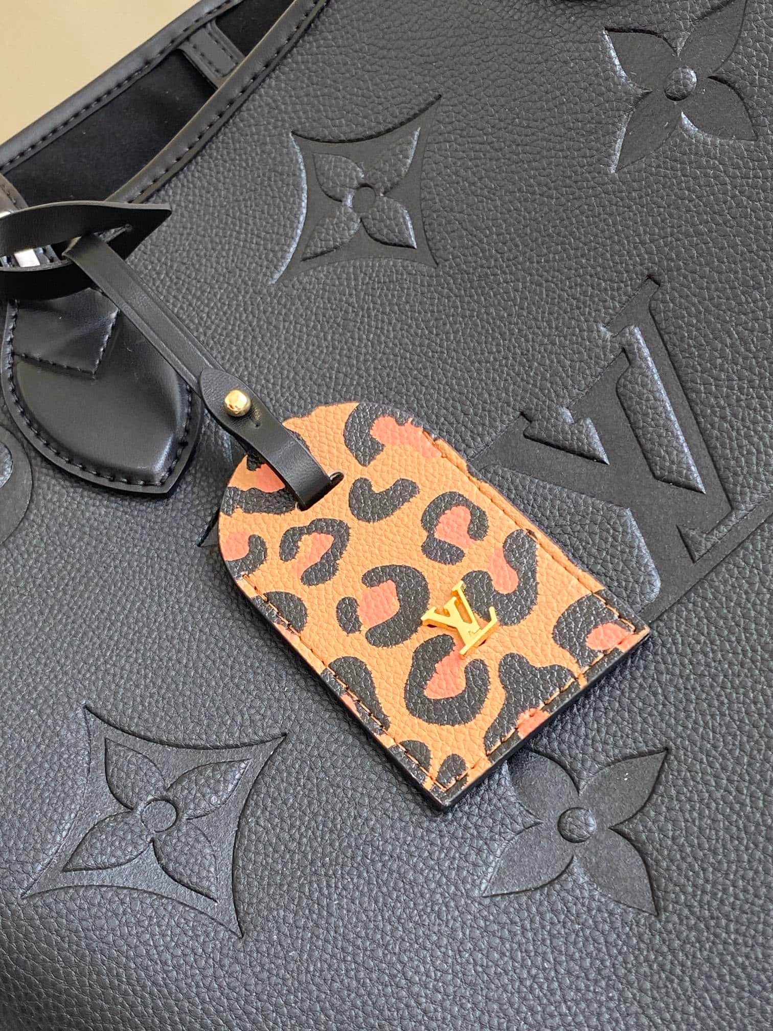 L0vis Vvtt0n Bolsa Neverfull Mm Black 31Cm M45856