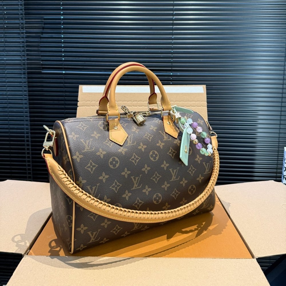 L0vis Vvtt0n Speedy Soft 30 Lucky Monogram 30Cm M15107