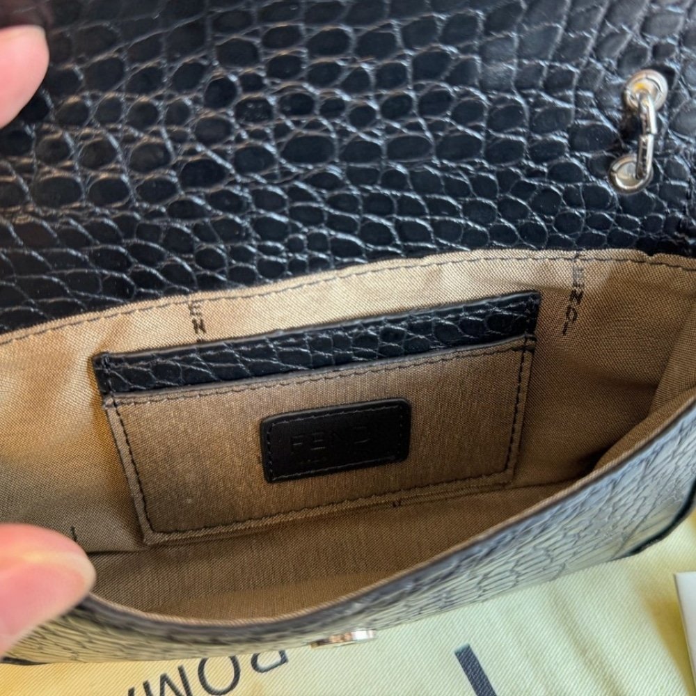F**di Baguette With Ff Clasp Black 18Cm 8Br600Anwrf1Cfj