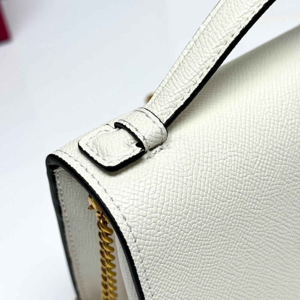 Va1e*ntin0 Garavani Vlogo Signature Grainy Wallet With White Black 22Cm