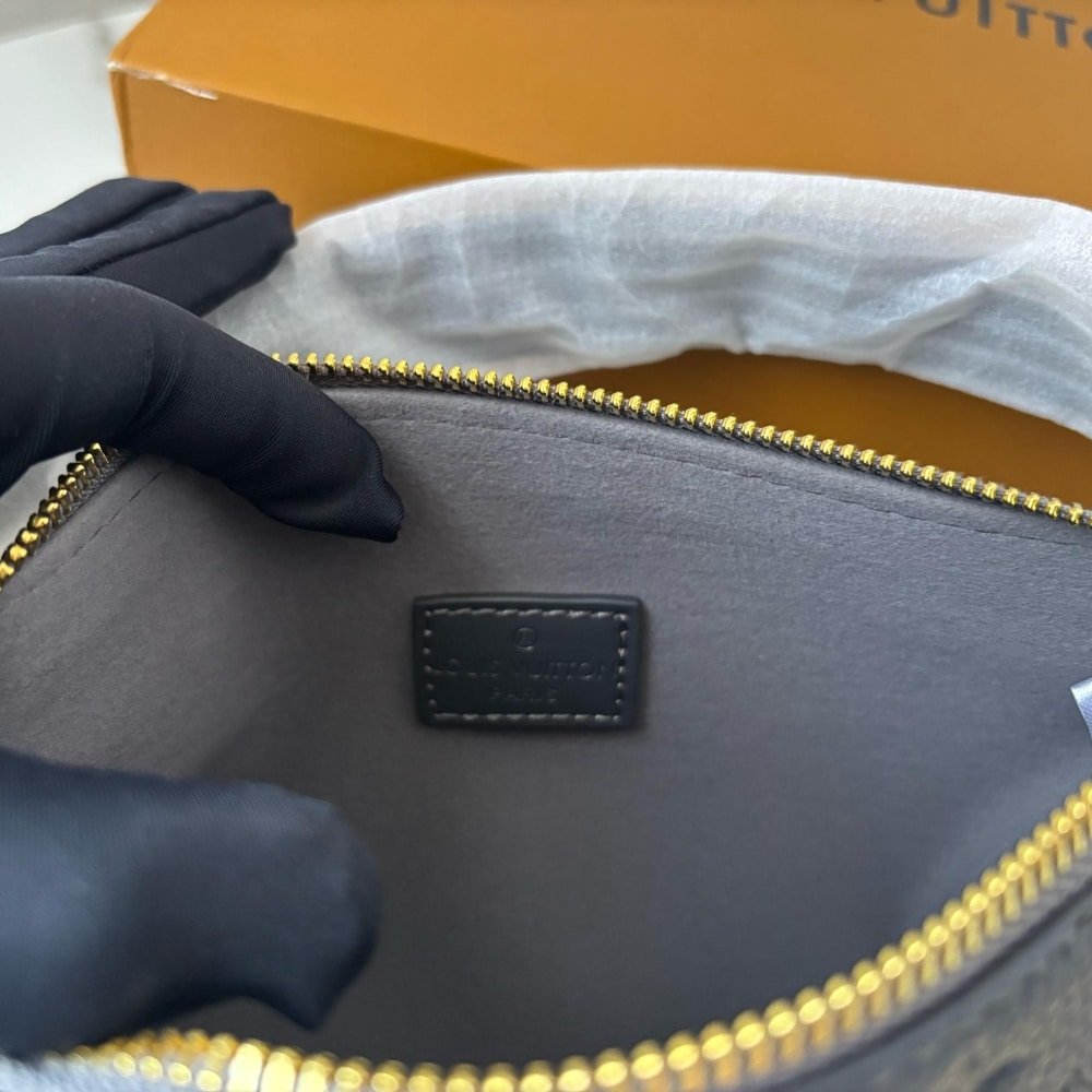 L0vis Vvtt0n Pochette Sèvres Gun Metal 24Cm M12174