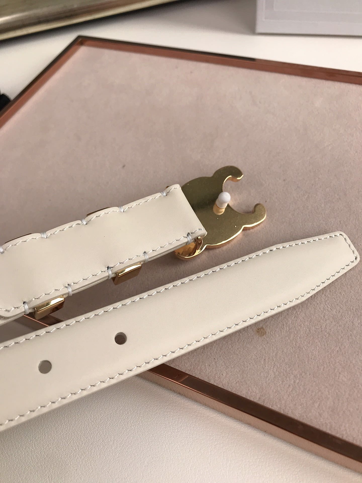 Ce1i*e Small Triomphe White Belt In Natutal Calfskin Gold Metal