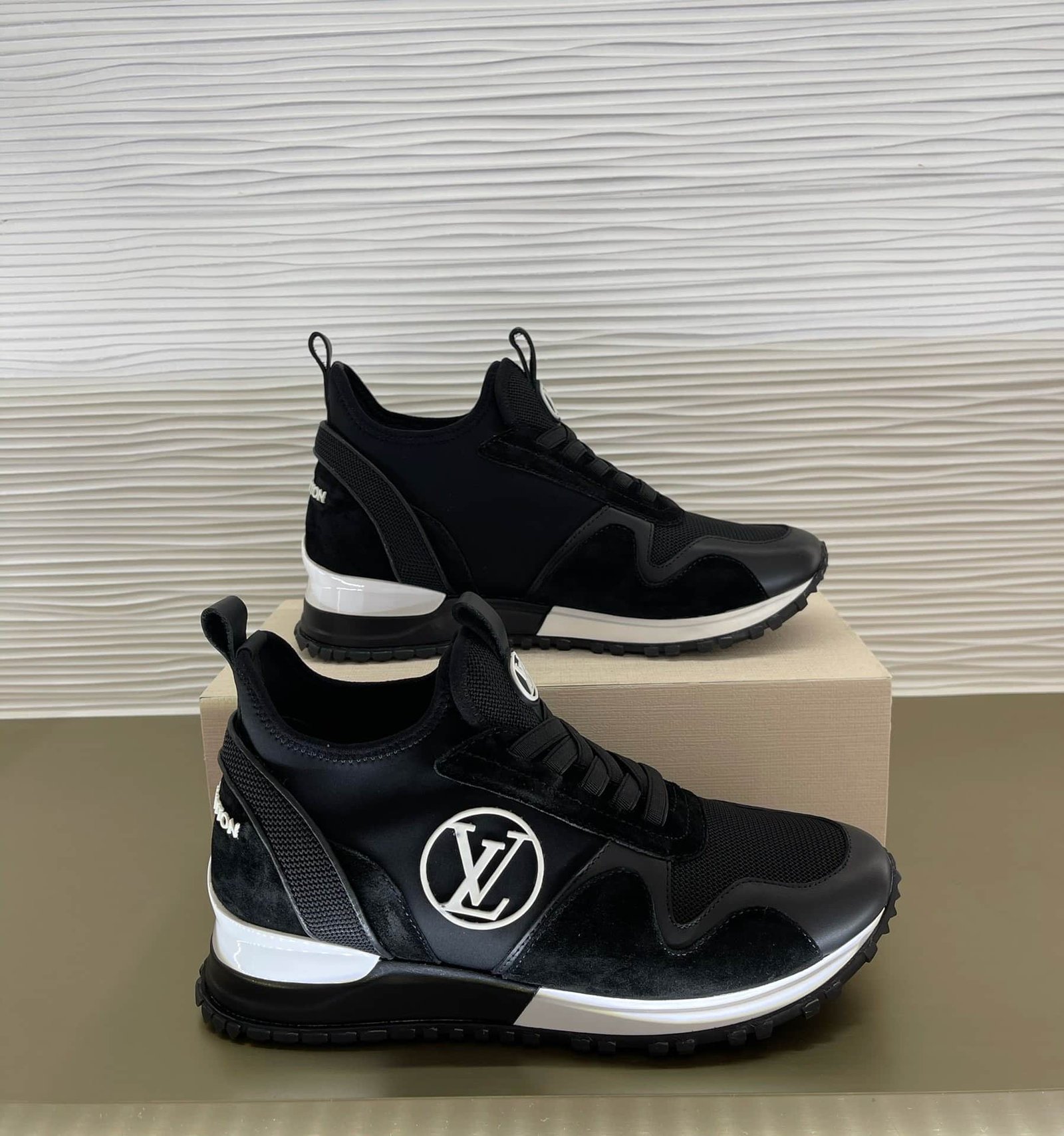 L0vis Vvtt0n Run Away Sneaker Black 1A9Er7