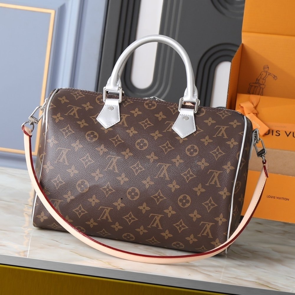 L0vis Vvtt0n 57th Street NYC Speedy Bandoulière 30 Monogram Silver 30cm M27324