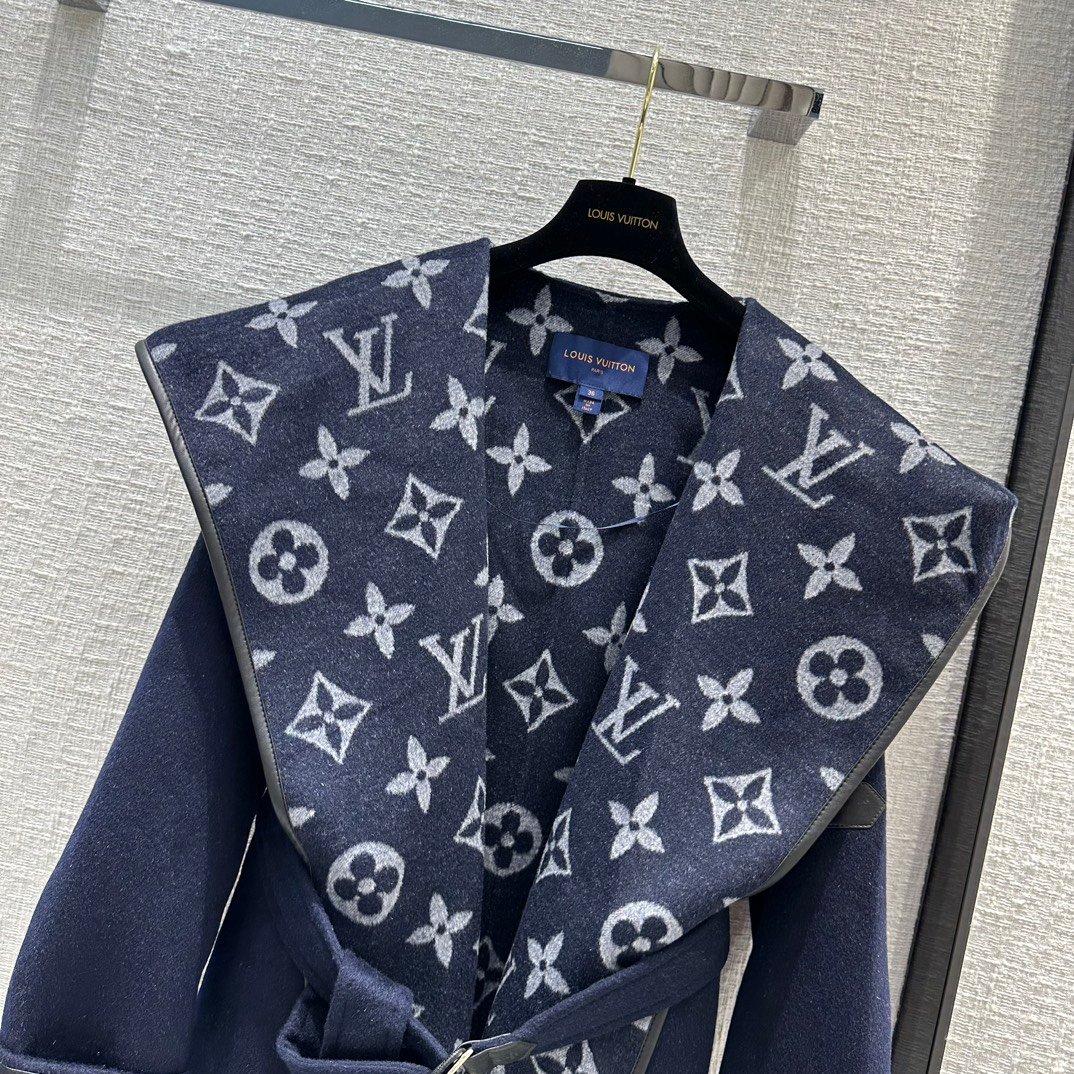 L0vis Vvtt0n Classic Monogram Wool Blue Coats