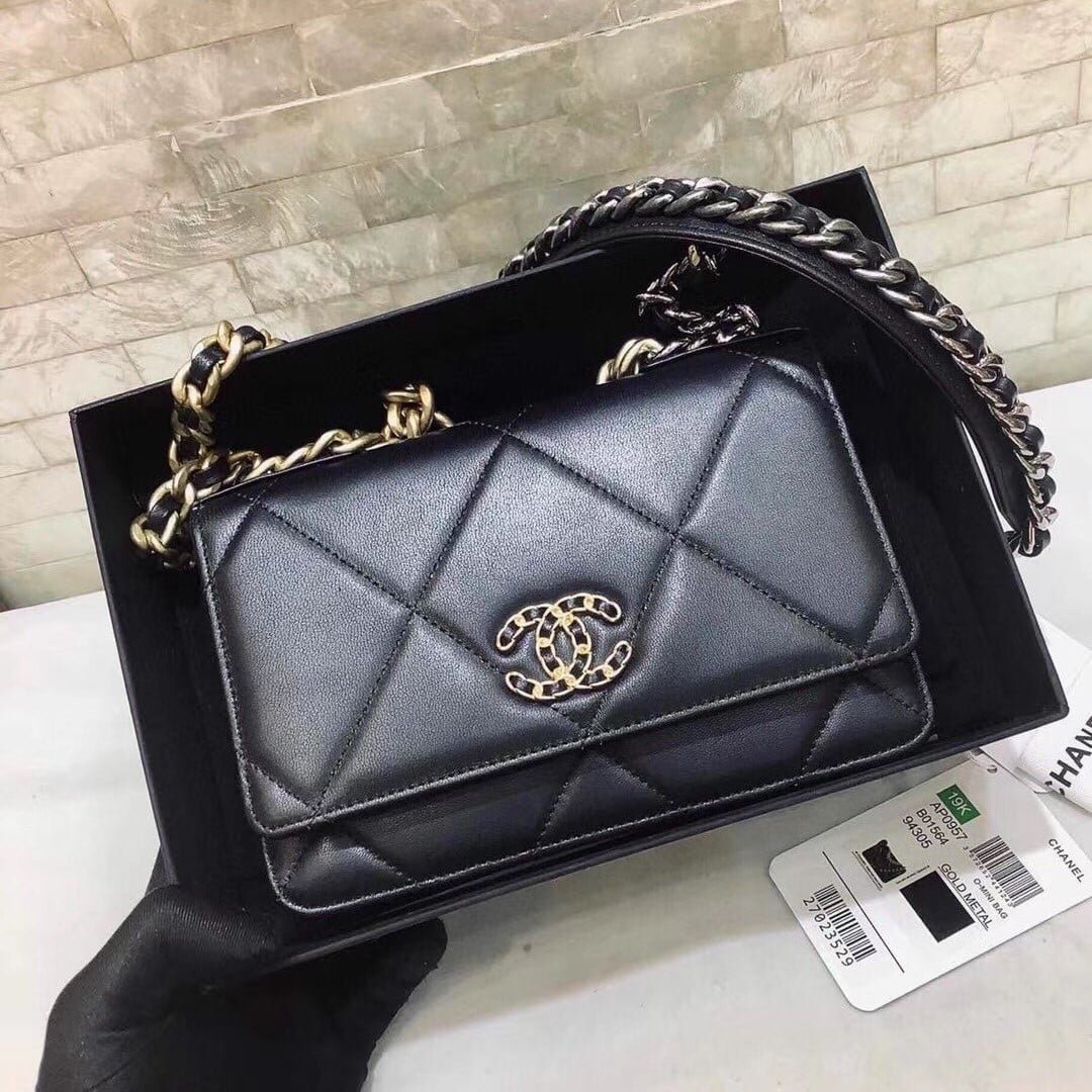 Ch**el 19 Wallet On Chain Bag Shiny Gold And Silver Tone Black 19Cm Ap3267 B04852 94305