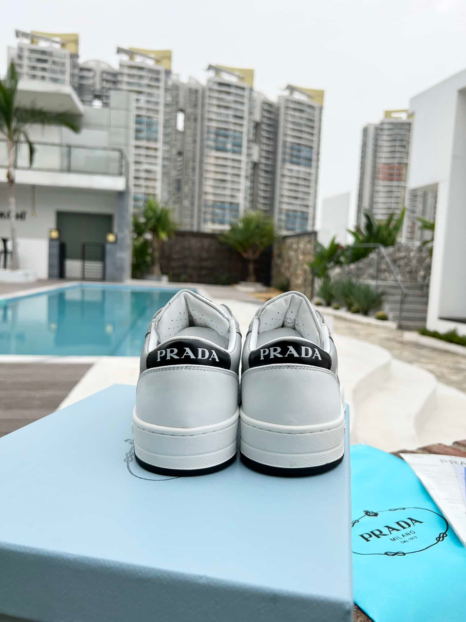 Pra*a District Leather Sneakers White Grey 1E790M 3Lj6 F0A4C F 030