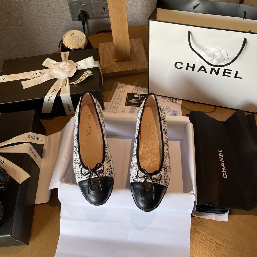 Ch**el Ballerina Flats Tweed And Patents White Black