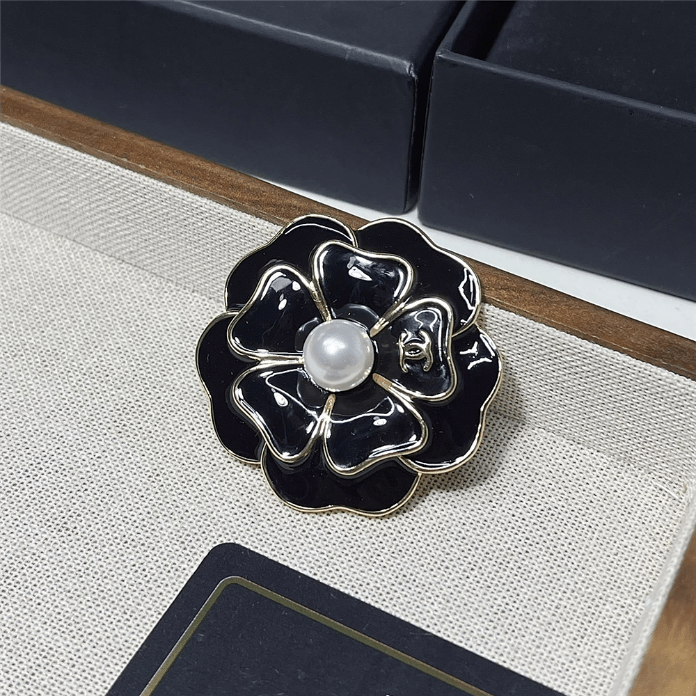 Ch**el Brooch Metal And Resin Gold With Black Pearly White Abg238 B21624 U3367