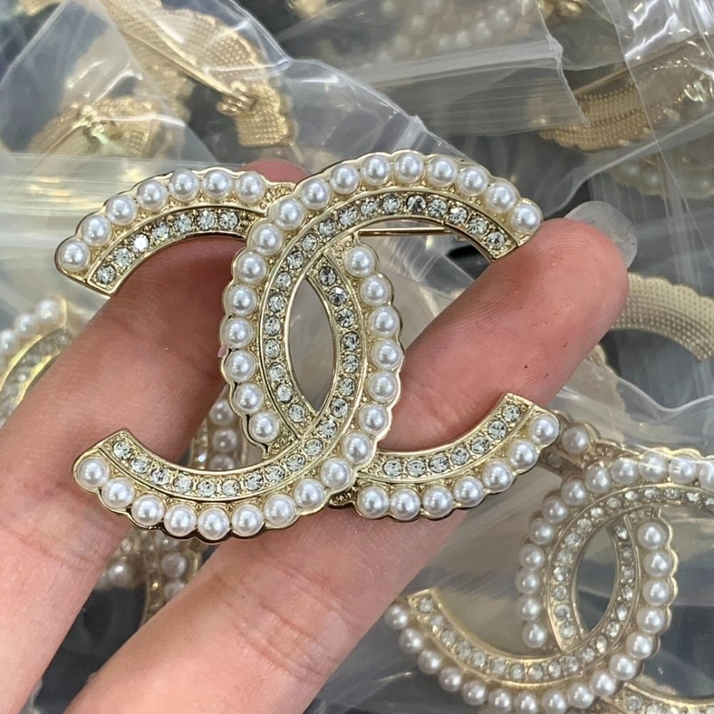 Ch**el Crystal Cc Brooch Gold With Pearl