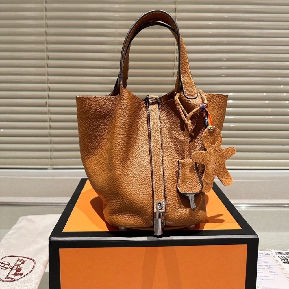 H**me5 Picotin Lock 18 With Charm Brown 18Cm