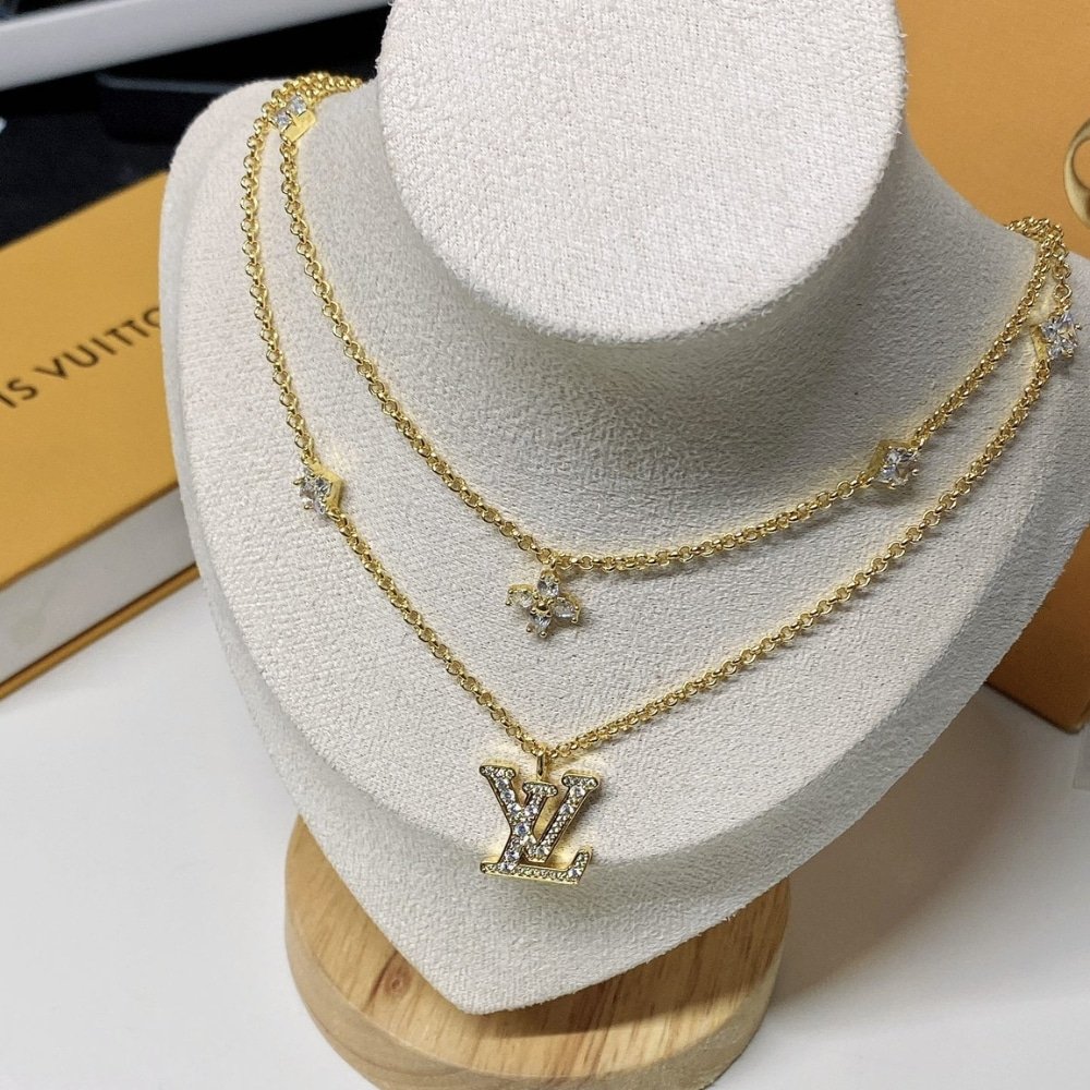 L0vis Vvtt0n Lady Lv Necklace Gold Tone M01845