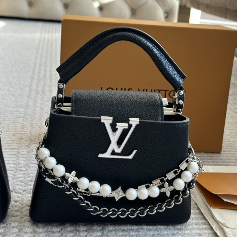 L0vis Vvtt0n Capucines Mini Bag Black 20Cm M11908