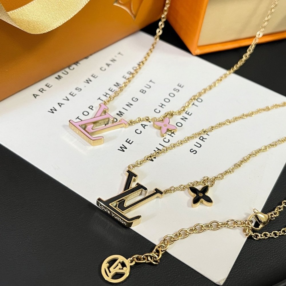 L0vis Vvtt0n Lv Iconic Enamel Necklace Pink M01215