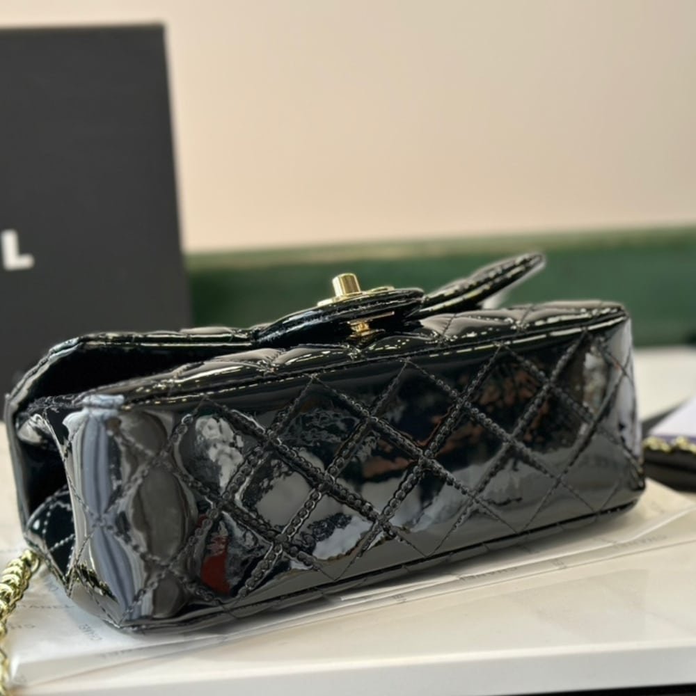 Ch**el Mini Classic Handbag With Top Handle Black 20Cm As2431 B18237 94305