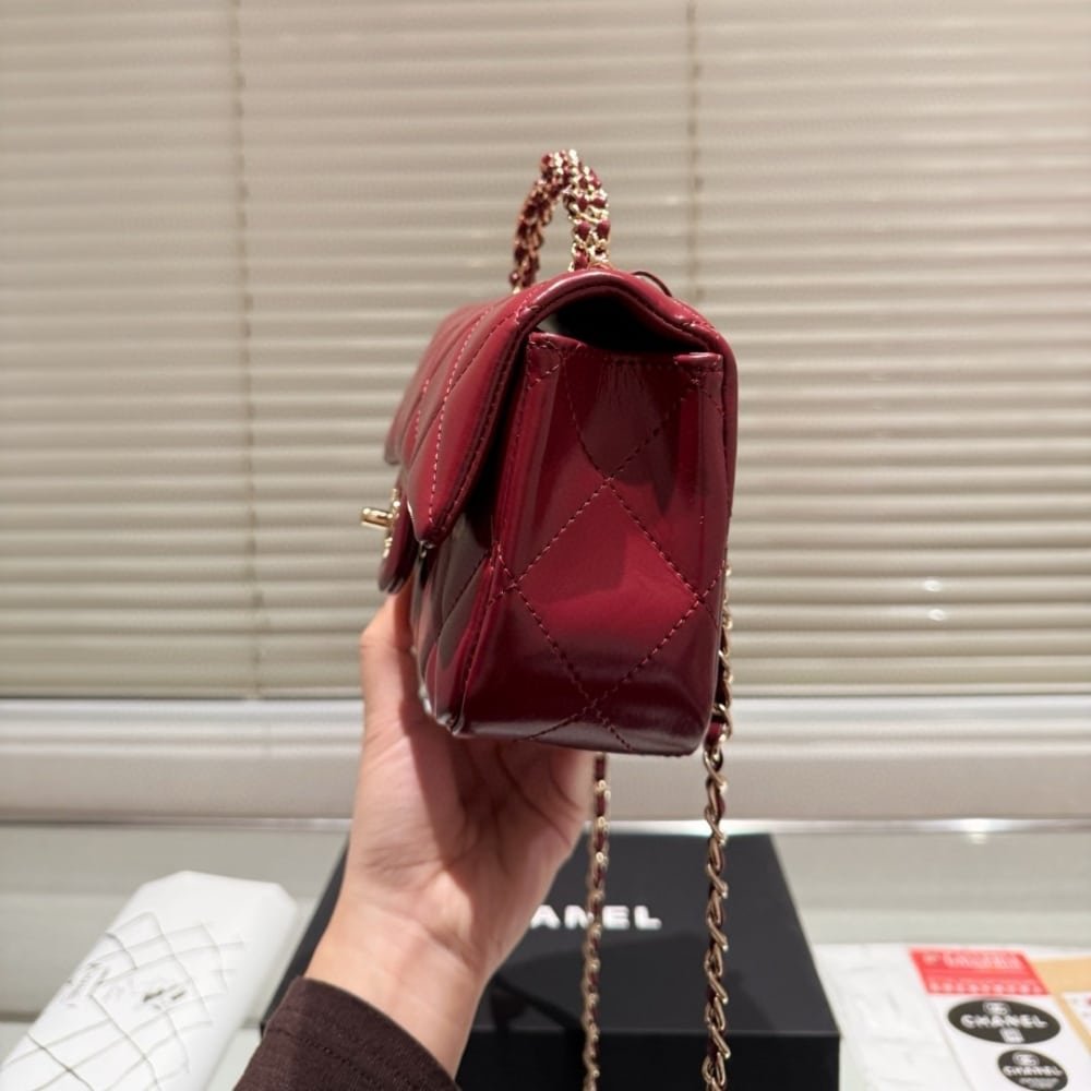 Ch**el Classic Mini Flap Bag With Chain In Burgundy 21Cm