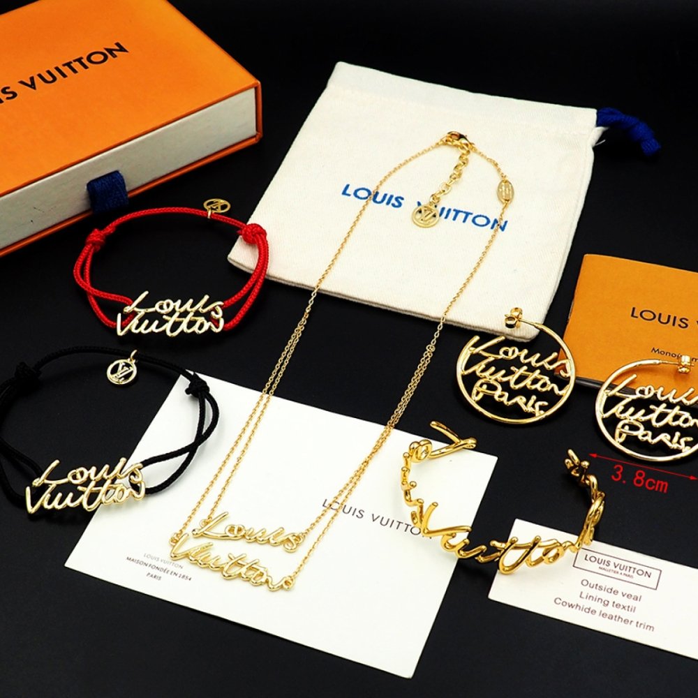 L0vis Vvtt0n Lv Script Necklace Gold M03263