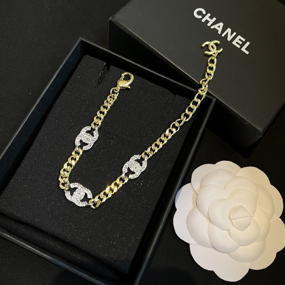 Ch**el Interlocking Bracelet Gold Silver And Transparent Ab6442 B06011 Nc835