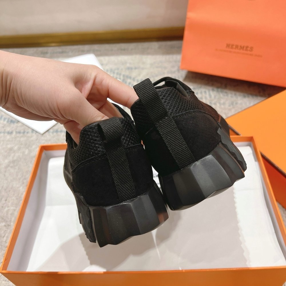 H**me5 Bouncing Sneaker Black H252804Zh01405