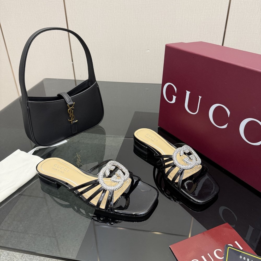 Gvc*1 Women Slide With Crystal Interlocking G Black Leather 852357 Bnc00 1000