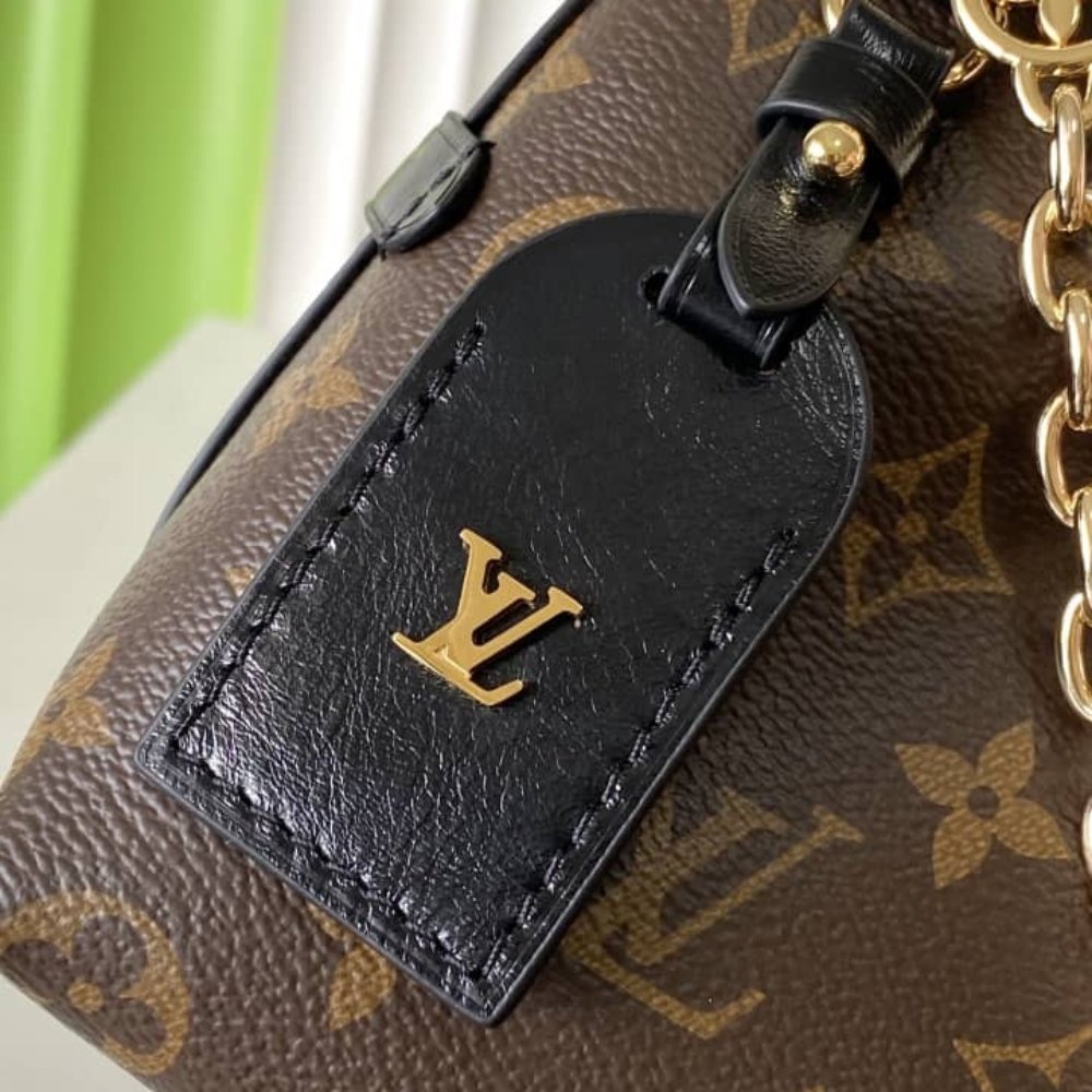 L0vis Vvtt0n Carryall BB Monogram Brown 26Cm M26568