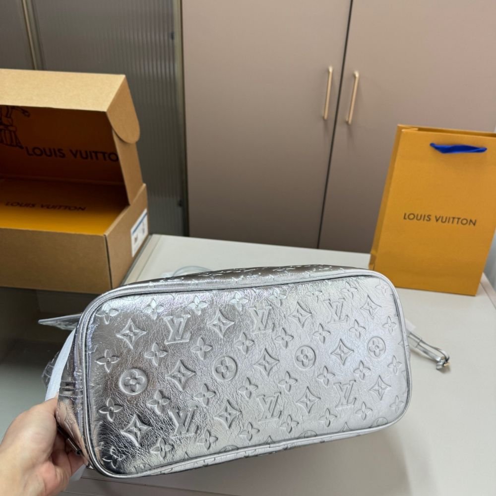 L0vis Vvtt0n Neverfull MM Silver 32Cm